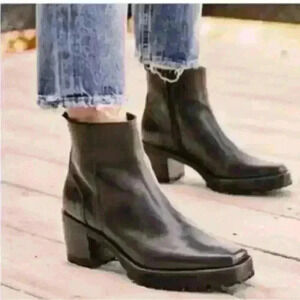 André‎ Assous Women's Black Leather Milla Fashion Chunky Lug Boot Size 10